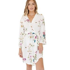 Plum Pretty Sugar White Knee-Length Robe
